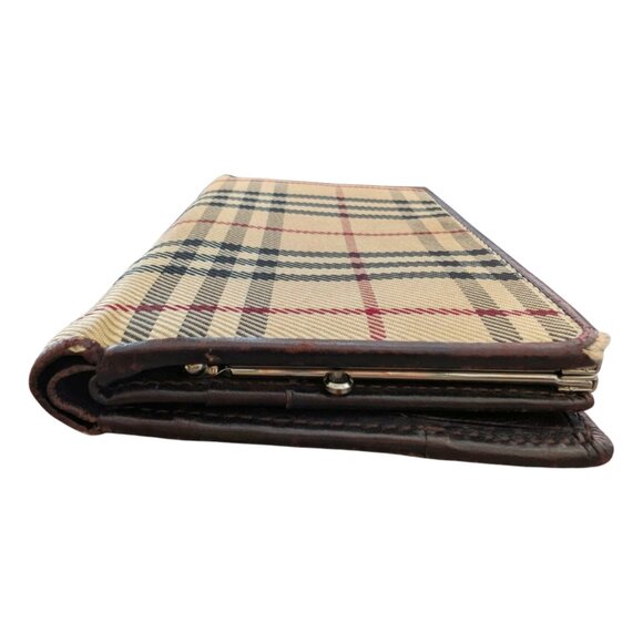 Burberry bi-fold wallet with a metal kiss-lock coin - Picture 9 of 10